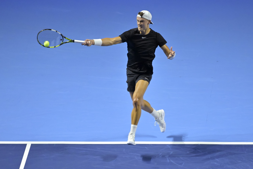 他在关键时 他在关键时